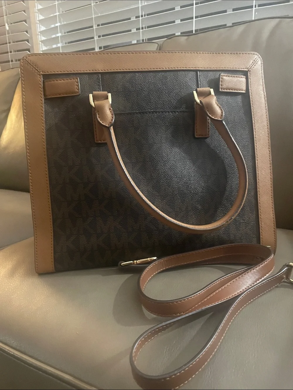 Michael Kors Large Hamilton Brown Monogram bag with Caramel Trim